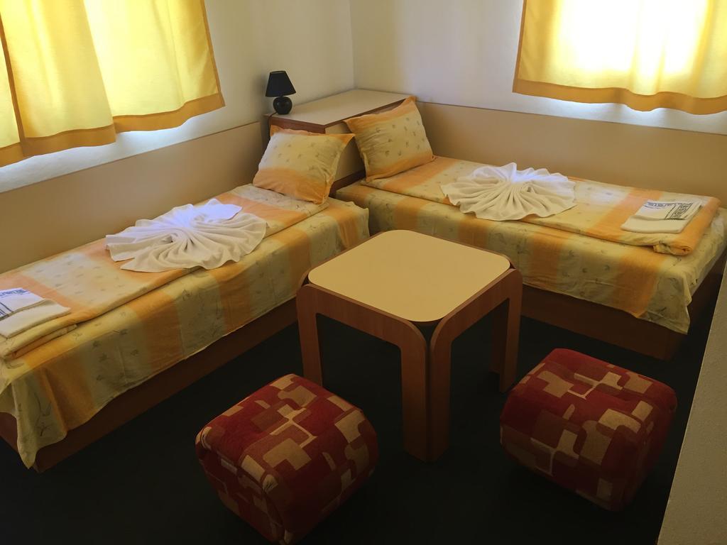 Apartment mit Balkon